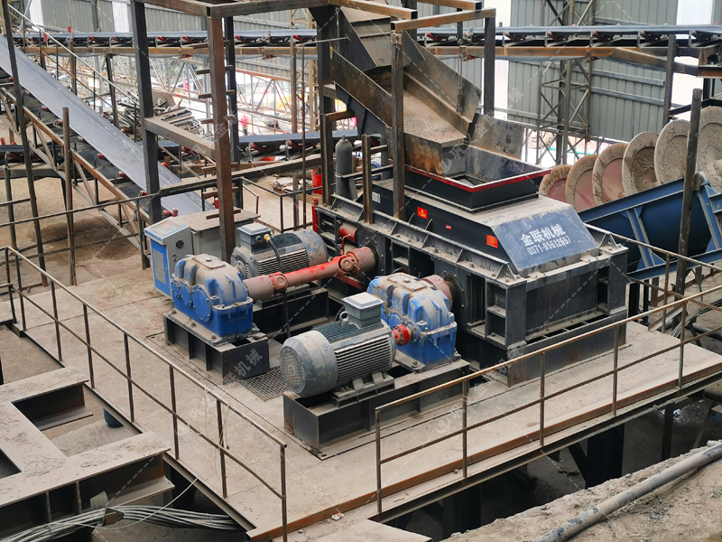 礦用液壓對輥制砂機(jī)如何實現(xiàn)砂石細(xì)碎與高產(chǎn)雙提升？
