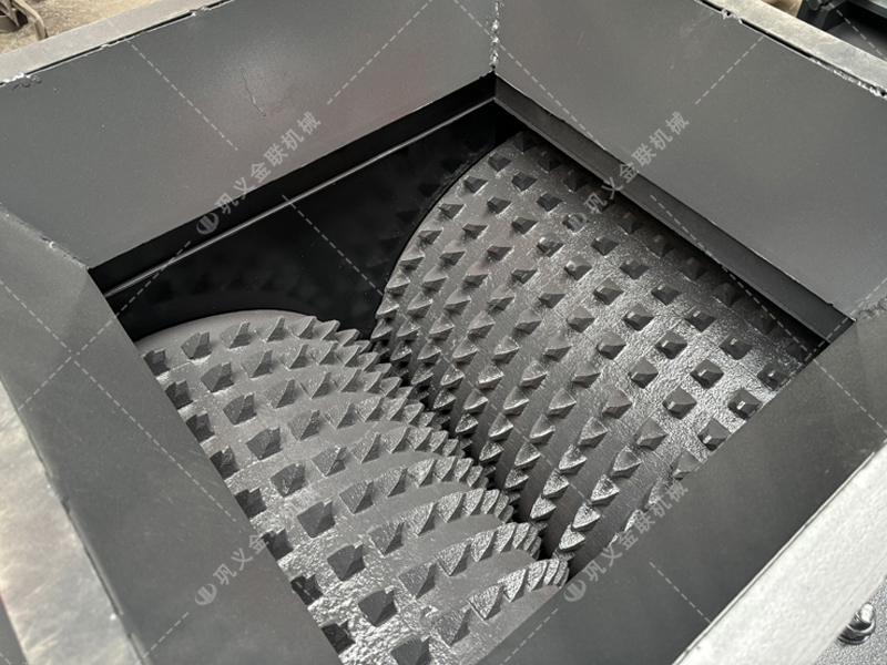 大塊煤矸石直接喂料會損壞設備？狼牙齒輥為何敢承諾'來者不拒'？